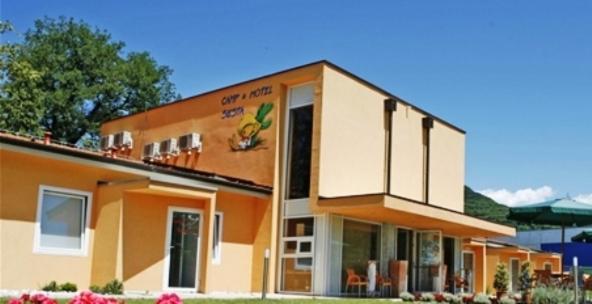 Garni Hotel Siesta โนวาโกริคา ภายนอก รูปภาพ